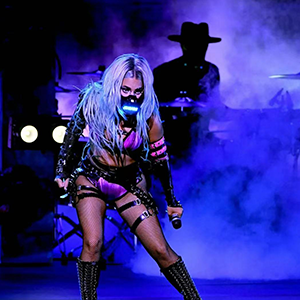 VMA“沦”为Gaga换装秀？9套造型打造出一部科幻剧集