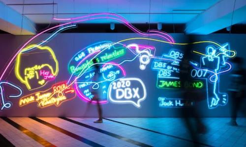 【出界··入格】阿斯顿·马丁首款SUV DBX逐美之行艺术展中国开幕！